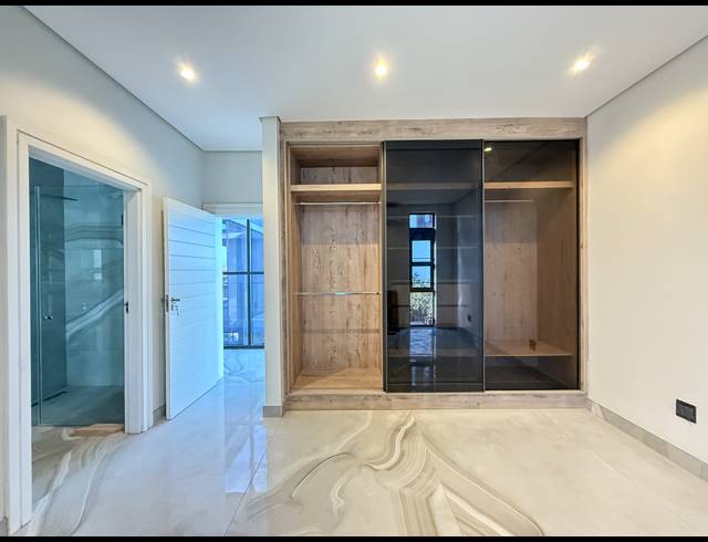 6 BEDROOM HOUSE FOR SALE IN IZINGA